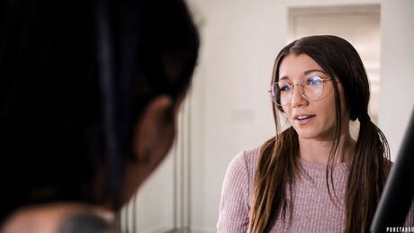 Hot Ass in Kitchen Pics